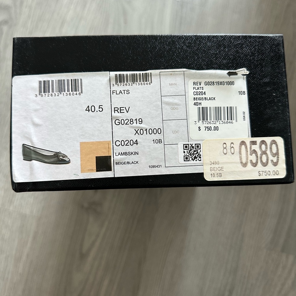 Chanel Women's Black and Tan Ballet Flats - Picture 7 of 7